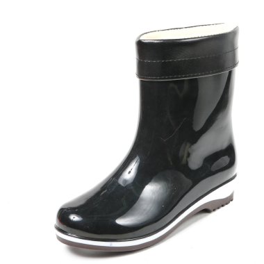 Beyaz arka plan üzerinde izole kadın yağmur botları. E-ticaret ve Katalog için ürün stüdyoda çekim güzel fotoğraf pic.