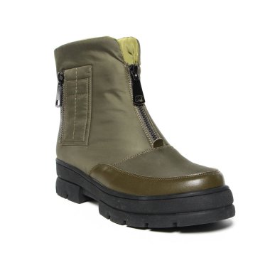 Demi-sezon deri ayakkabı wthite üzerinde izole mans. E-ticaret ve Katalog için ürün stüdyoda çekim güzel fotoğraf pic.