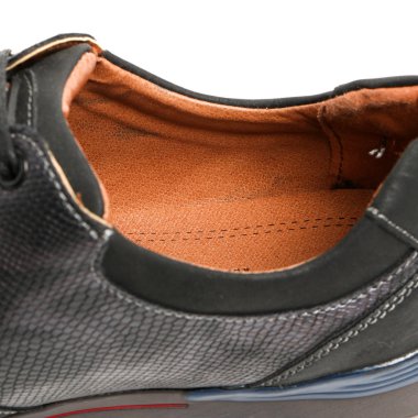 Beyaz arka plan üzerinde şık nedensel adam ayakkabı. E-ticaret ve Katalog için ürün stüdyoda çekim güzel fotoğraf pic.