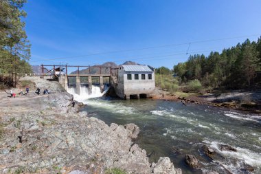 mimari, mavi, köprü, bina, inşaat, kontrol, baraj, elektrik, elektrik, enerji, çevre, düşme, sel kapısı, akış, akan, yakıt, üretim, hidro, hidroelektrik, sanayi, sanayi, peyzaj, dağ, doğa, açık, po