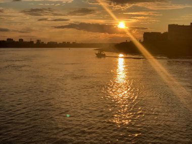 Omsk, Rusya - 14 Haziran 2019 Irtysh, Omsk'ta