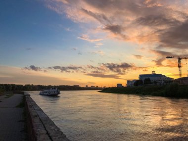 Omsk, Rusya - 14 Haziran 2019 Irtysh, Omsk'ta