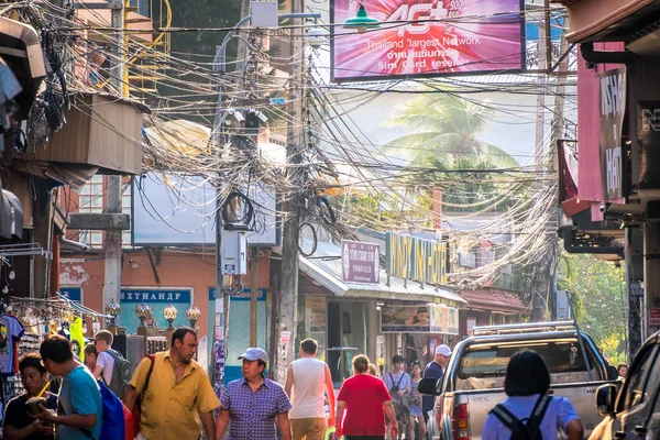 Señales de tráfico y anuncios en Pattaya — Foto de Stock