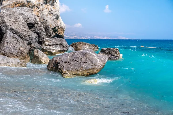 希腊克里特岛的海上岩石 — 图库照片