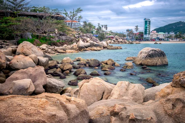 Rocks , stones, sea. Vietnam Nha Trang — Stock Photo, Image