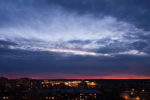 Salida del sol sobre la ciudad de Vladimir Rusia — Foto de Stock