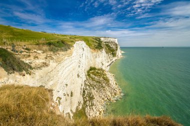 Dover kent alanında İngiltere'nin Güneydoğu en Beyaz kayalıklar