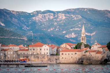 Budva, Karadağ'da Eski Kent'teki kalenin görünümü