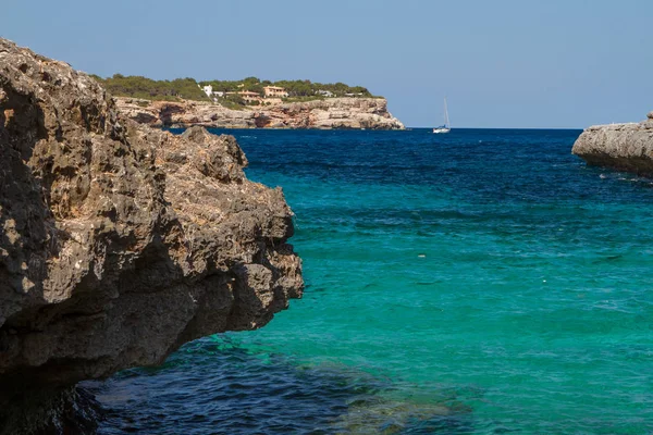 Cala Mondrago is a small beach situated within Mondrago National Park in the south east corner of Mallorca. Mallorca island, Spain. — Stock Photo, Image