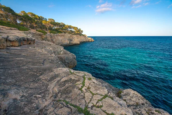 Beatuful narrow bay in Cala Mondrago national park, Mallorca — Stock Photo, Image