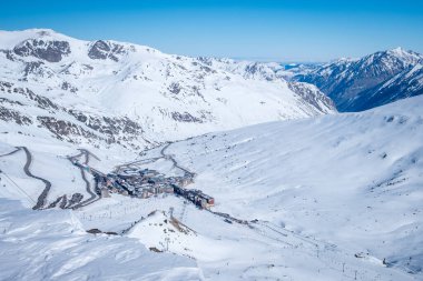 Andorra Grandvalira Kayağı. Pireneler Dağları