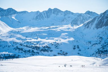 Andorra Grandvalira Kayağı. Pireneler Dağları