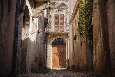 Antik Erice şehrinin caddesi. Sicilya, İtalya