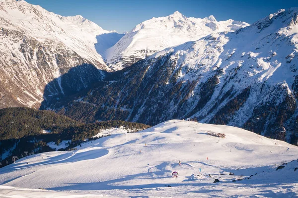 Mountain ski resort Solden Austria - nature and sport background — 图库照片