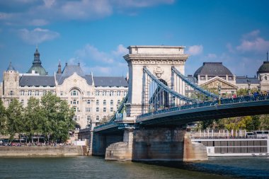 BUDAPEST, HUNGARY - MAYIS 02, 2019: Budapeşte 'deki Zincir Köprüsü, Macaristan.
