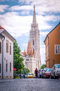 BUDAPEST, HUNGARY - 02 Mayıs 2019: Budapeşte, Macaristan, Avrupa 'daki St. Matthias Kilisesi