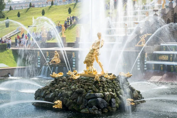 Peterhof Saint Petersburg Russland Juni 2018 Der Brunnen Samson Der Stockbild