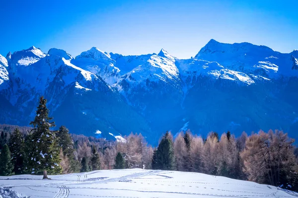 意大利多洛密地的Ski地区阳光明媚的冬季风景 阿尔卑斯 莫埃纳附近法萨宫的Ski度假胜地 — 图库照片