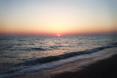 Denizde güzel bir gün batımı