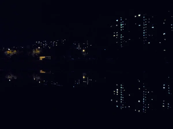 Gece Şehir Yansıması — Stok fotoğraf