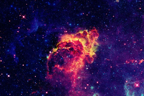 神奇的星云在深太空中 Nasa 提供的这个图像的元素 — 图库照片