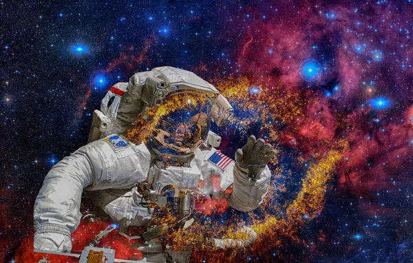 Astronaut Rymden Mot Bakgrund Nebulosan Delar Denna Bild Från Nasa — Stockfoto