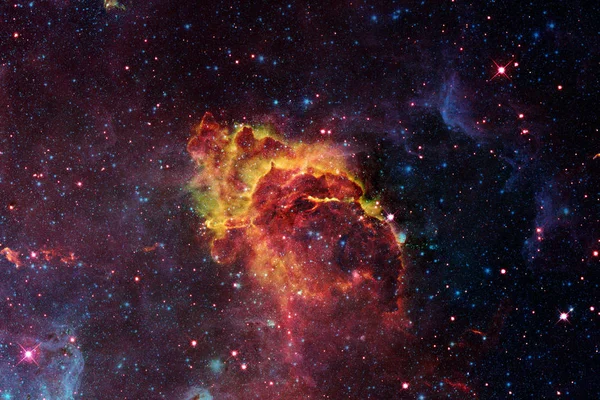 神奇的星云在深太空中 Nasa 提供的这个图像的元素 — 图库照片