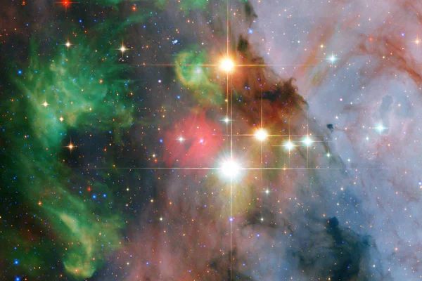 İnanılmaz güzel galakside bir yerlerde derin uzay. Bilim kurgu duvar kağıdı. Nasa tarafından döşenmiş bu görüntü unsurları