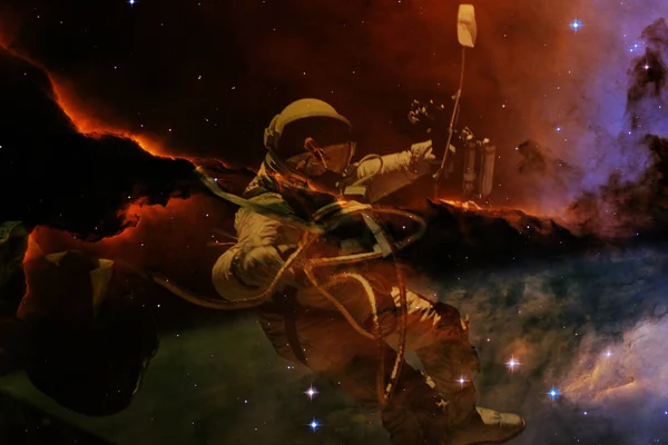 Αστροναύτης στο διαστημικός περίπατος. Ομορφιά του βαθιού διαστήματος. — Φωτογραφία Αρχείου