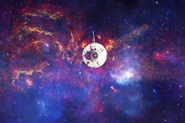 Διαστημικά οχήματα εκτόξευσης στο διάστημα. Ομορφιά του διαστήματος. — Φωτογραφία Αρχείου