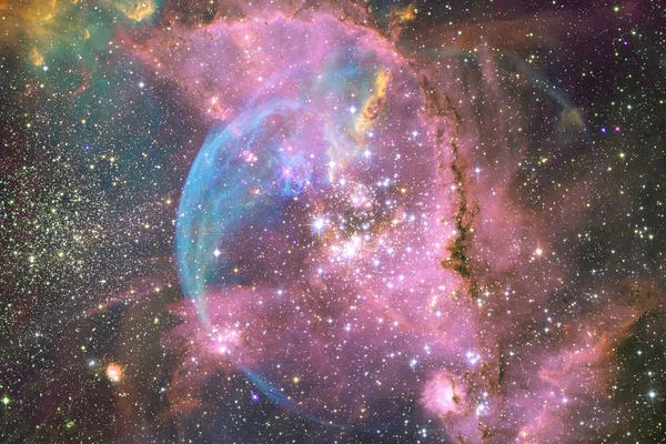 은하는 우주 어딘가에 있습니다. NASA 가 제공 한 이형상의 요소들 — 스톡 사진