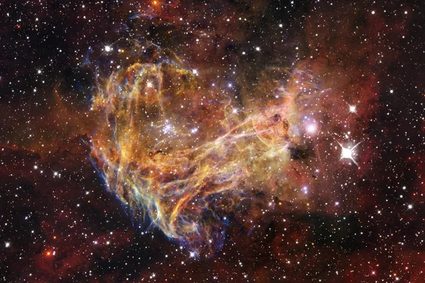 宇宙のどこかに素晴れらしい美しい星雲. — ストック写真