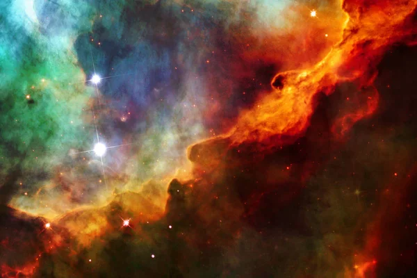 Bella nebulosa e stelle luminose nello spazio esterno, luminoso universo misterioso . — Foto Stock