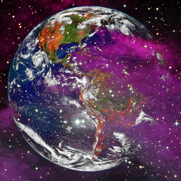 地球在深空。这张图片的元素由美国宇航局提供 — 图库照片