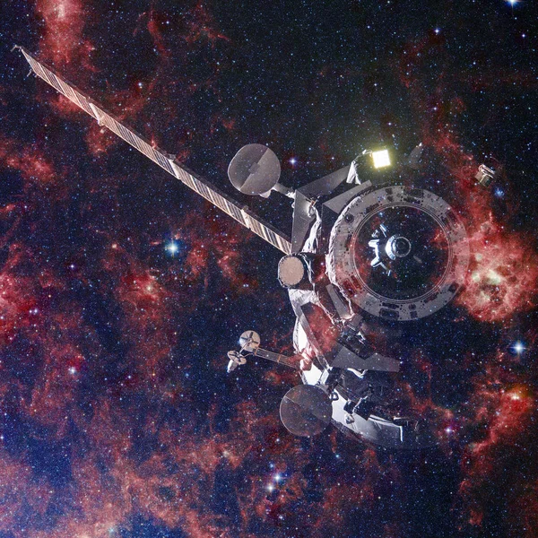 宇宙船。サイエンスフィクションの壁紙。この画像の要素は、NASAによって提供 — ストック写真