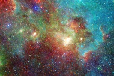 Derin uzayda bir yerde güzel bir galaksi. Kozmik duvar kağıdı. Bu görüntünün elementleri NASA tarafından desteklenmektedir