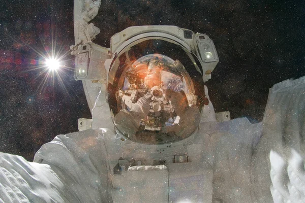 Astronaut Nebulosa Stjärnhopar Rymden Science Fiction Konst Delar Denna Bild — Stockfoto