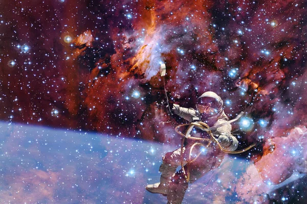 Astronaut Nebel Sternhaufen Den Tiefen Des Alls Science Fiction Kunst — Stockfoto