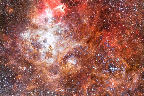 Un amas d'étoiles. Nébuleuse. Éléments de cette image fournis par la NASA — Photo