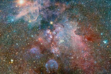 Derin uzayda bir yerde güzel bir galaksi. Kozmik duvar kağıdı. Bu görüntünün elementleri NASA tarafından desteklenmektedir