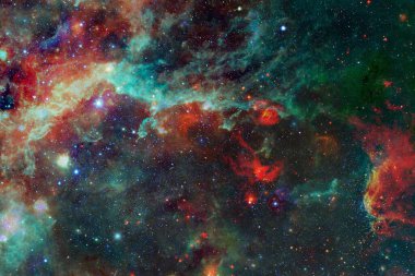 Derin uzayda bir yerde güzel bir galaksi. Kozmik duvar kağıdı. Bu görüntünün elementleri NASA tarafından desteklenmektedir