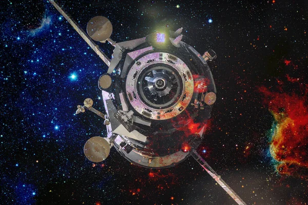 Uzay aracı uzaya fırlatıldı. Kozmos sanatı. Bu görüntünün elementleri NASA tarafından desteklenmektedir