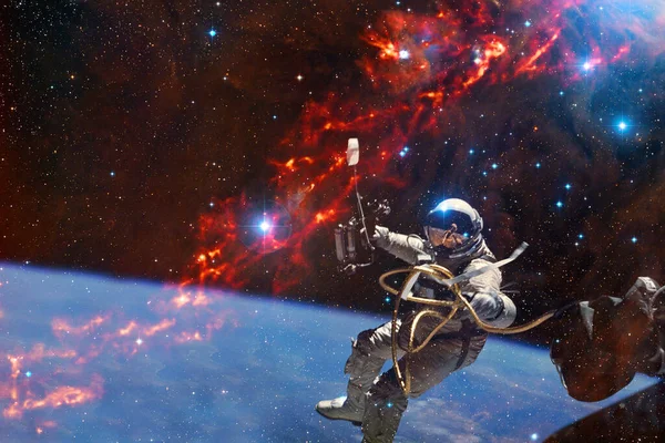 Astronauta Nebulosa Cúmulo Estrellas Espacio Profundo Arte Ciencia Ficción Elementos — Foto de Stock