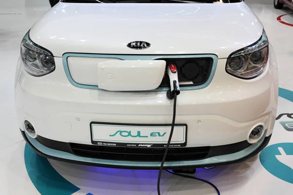 Belgrade Serbia March 2017 Kia Soul Electric Vehicle Charging Presented — Stock Photo, Image