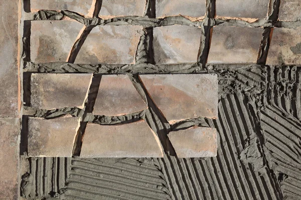 Old Tiles Recycling Making Terrace Pavement Using Tile Pieces Mortar — Stock Photo, Image