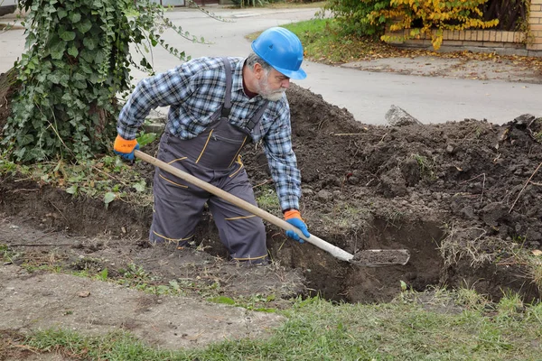 Arbeiter Graben Auf Baustelle Für Pipeline Oder Mauer Echte Arbeiter — Stockfoto