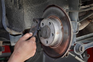 Mekanik disk frenler arabanın Bakımı