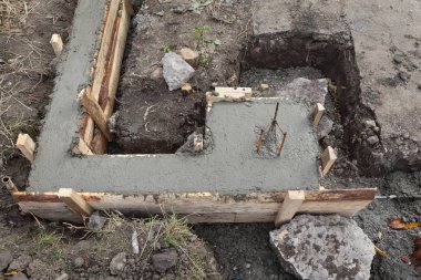 Beton duvar Vakfı ile takviye için ahşap kalıp içinde