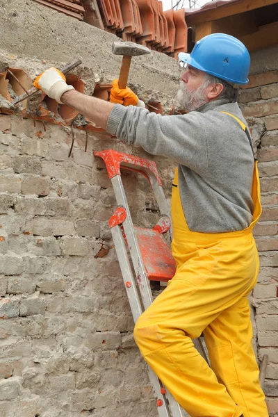 Construction Worker Demolishing Old Brick Wall Chisel Tool Hammer — Stock Photo, Image