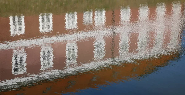 Reflexion über Wasser — Stockfoto